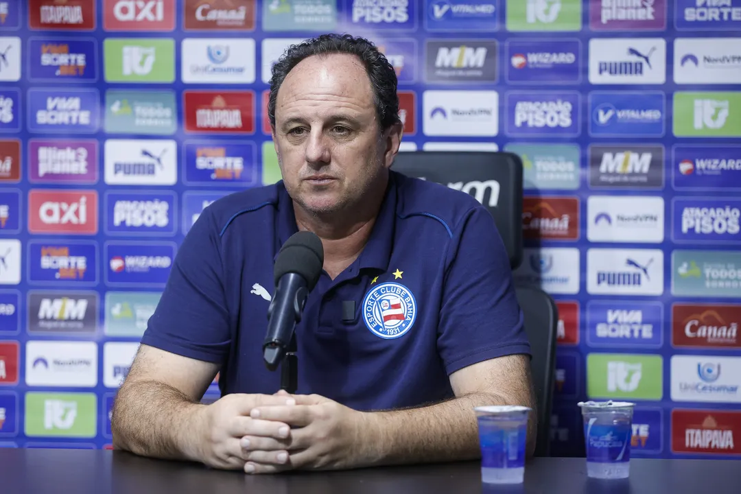 Rogério Ceni detona o VAR e a arbitragem após derrota para o Vasco. Treinador critica falta de critério nas revisões: 