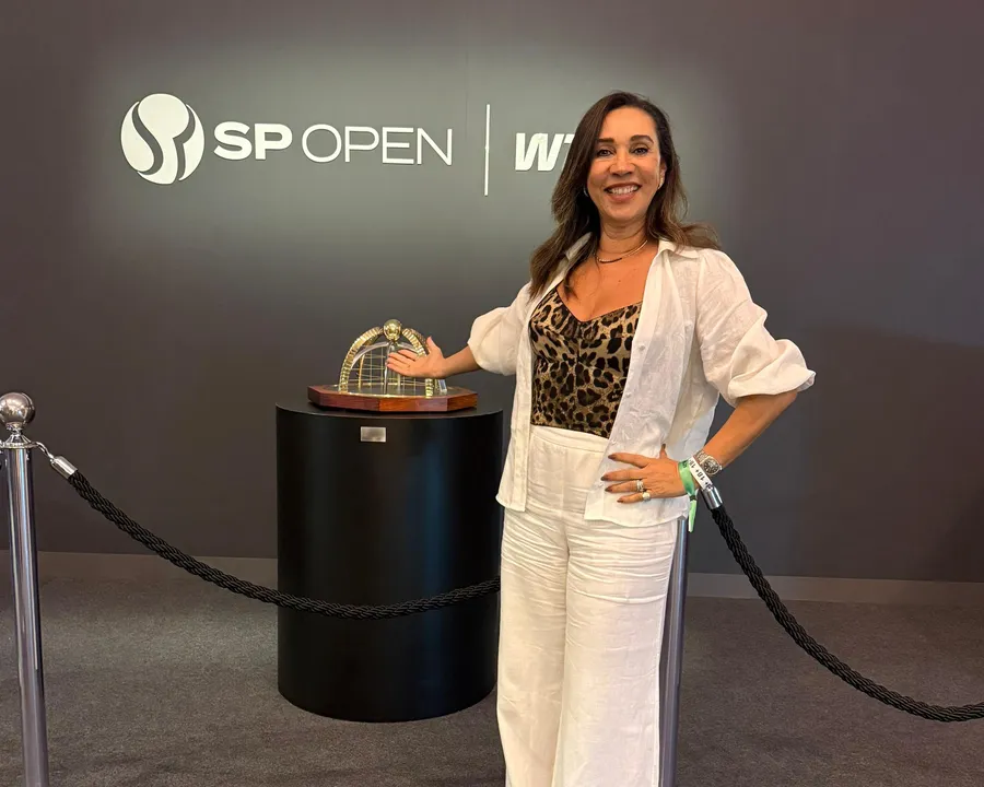 Lila Moraes marca presença à frente da lista de convidados do SP Open em São Paulo