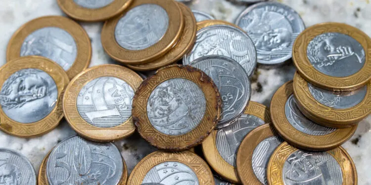 No mercado numismático podem atingir valores de até R$ 6.000