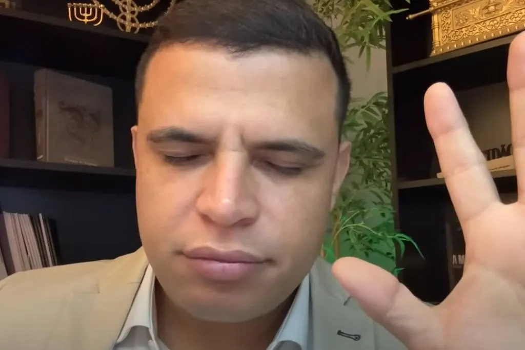 Fundador da Igreja Casa dos Milagres, em São Gonçalo (RJ), Santini é investigado por montar um esquema de call center