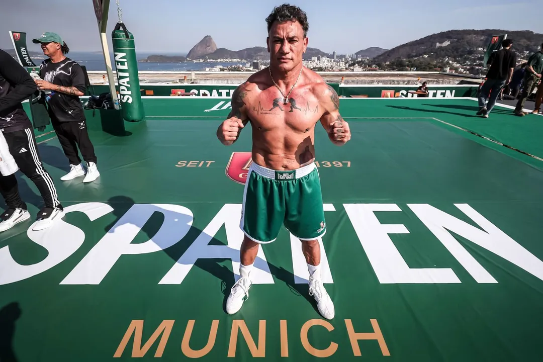 O aguardado duelo entre Wanderlei Silva e Popó no Spaten Fight Night 2 promete ser épico. Além da rivalidade, o evento aposta em experiências únicas, como o treino no topo de dois prédios, para elevar o nível das artes marciais no país.