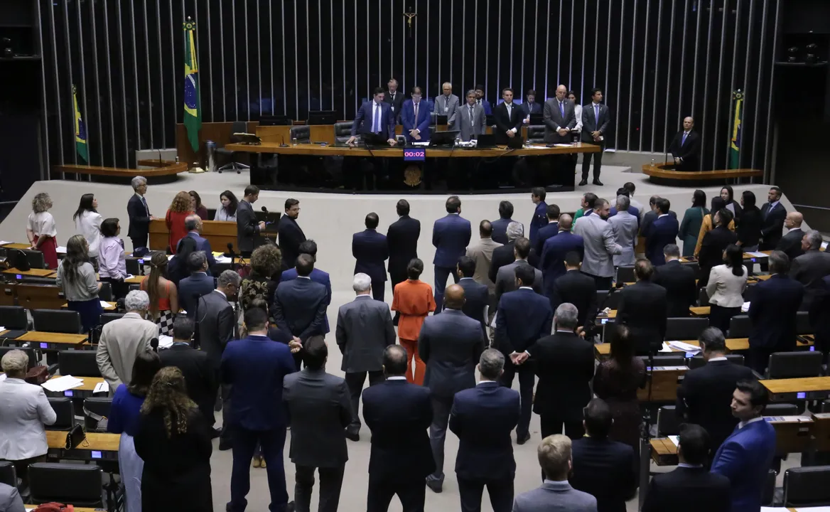 Câmara aprovou PEC da Blindagem, que agora segue para o Senado.