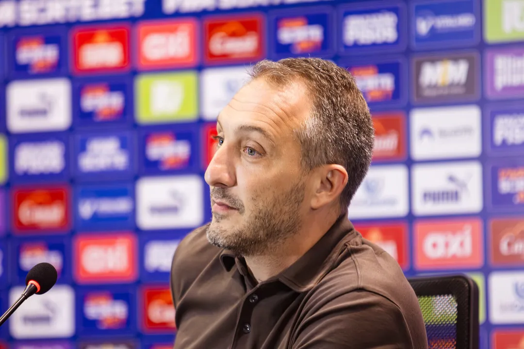 A saída de Lucho Rodríguez deixa lacuna no elenco do Bahia. Mesmo com a janela de transferências encerrada, o clube ainda pode buscar reposição para Brasileirão e Copa do Brasil, respeitando regras da CBF.