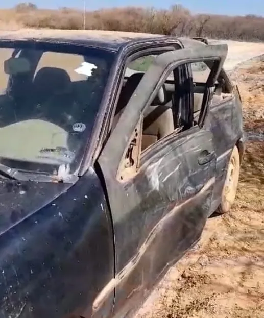 Carro que estava idoso atingido por outro veículo