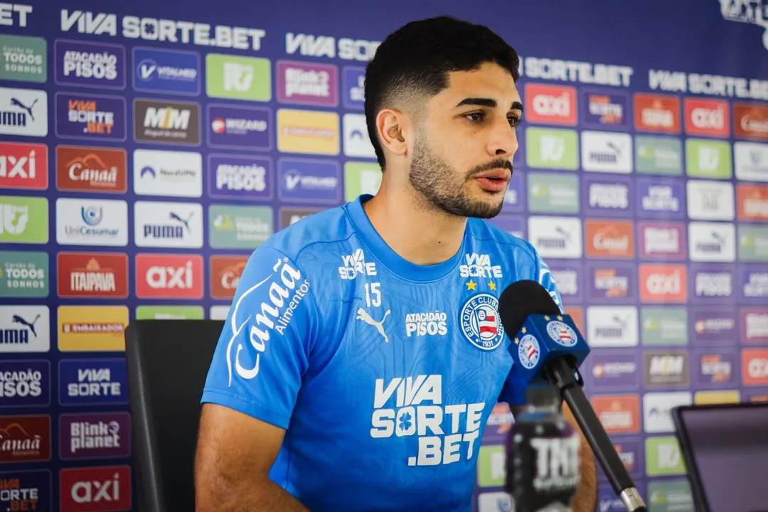 Michel Araujo deve ser titular contra o Palmeiras