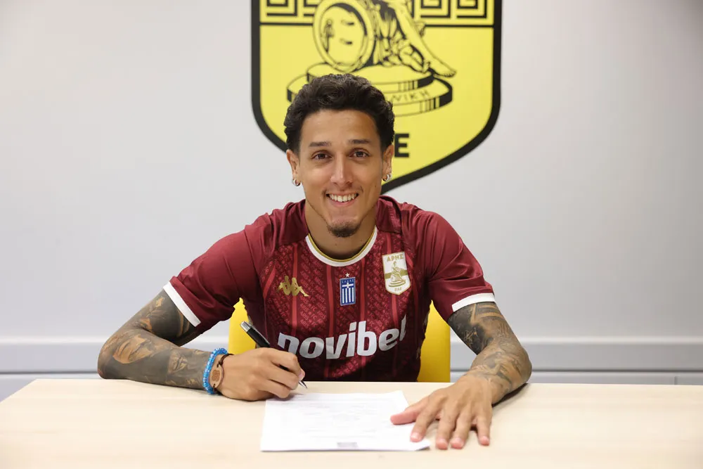 Kike Saverio defendia o Aris Thessaloniki, da Grécia