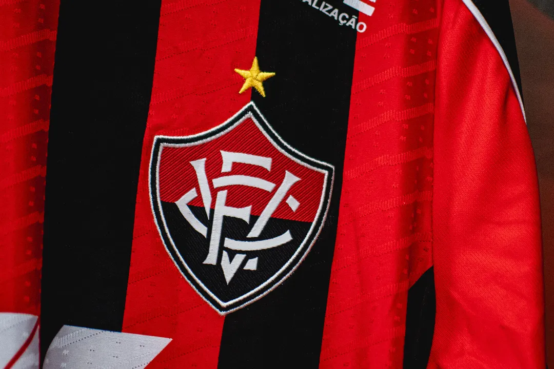 Uniforme padrão 1 do Vitória / Imagem ilustrativa