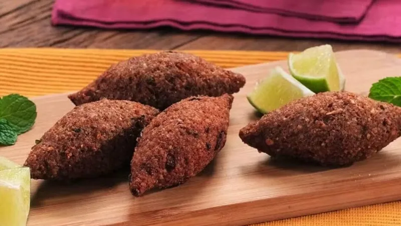 Quibe com poucos ingredientes e pronto em minutos