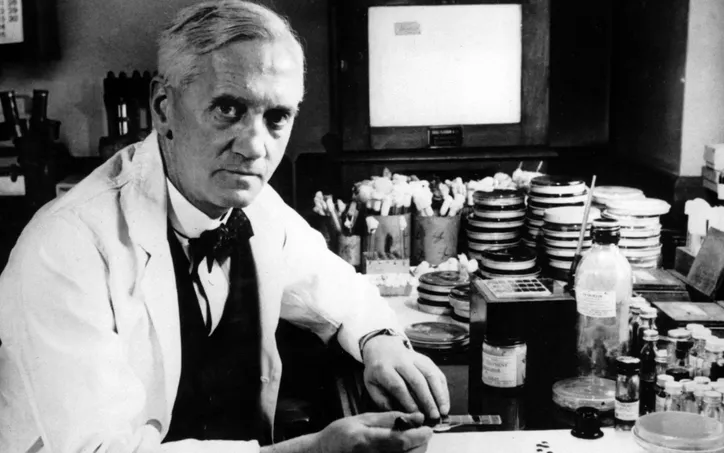 Alexander Fleming, o descobridor da penicilina, em 1952