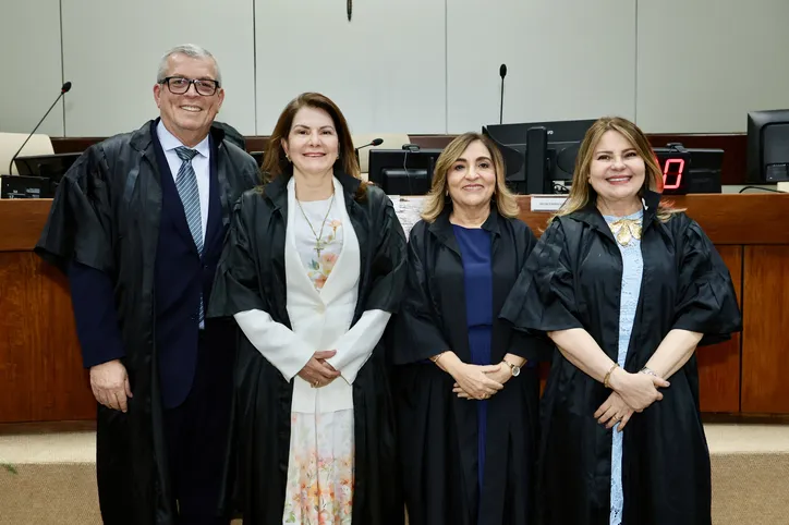 Os desembargadores Marcos Gurgel, Ivana Magaldi, Suzana Inácio
e Eloína Machado