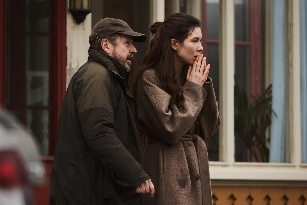 Fugindo das opções mais óbvias do catálogo, algumas séries curtas da Netflix vêm conquistando o público