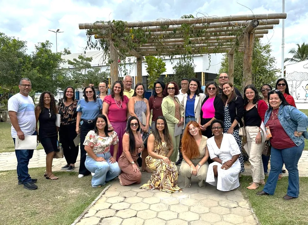 A TARDE Educação leva formação para professores de Teixeira de Freitas