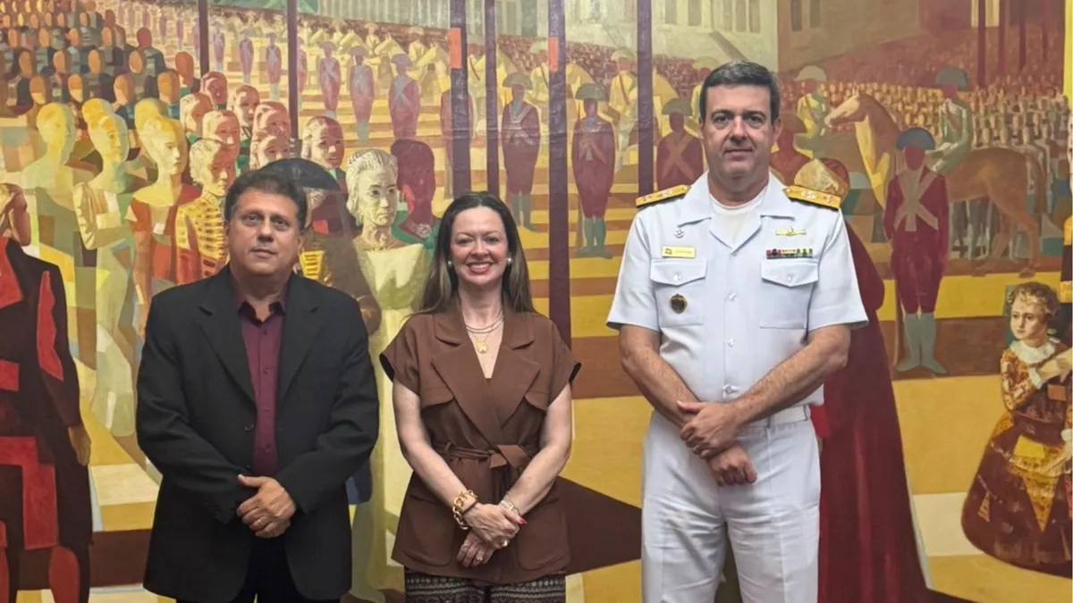 Santiago Campo, a presidente da ACB Isabela Suarez e o vice-almirante da Marinha Gustavo Garriga