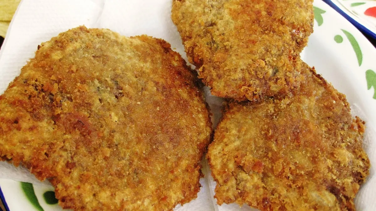 "Bife" de abobrinha à milanesa