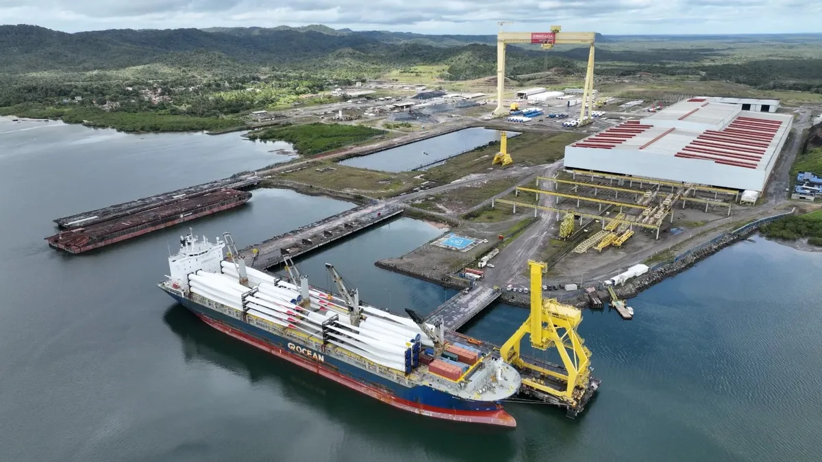 Estaleiro São Roque do Paraguaçu pertence à Petrobras.