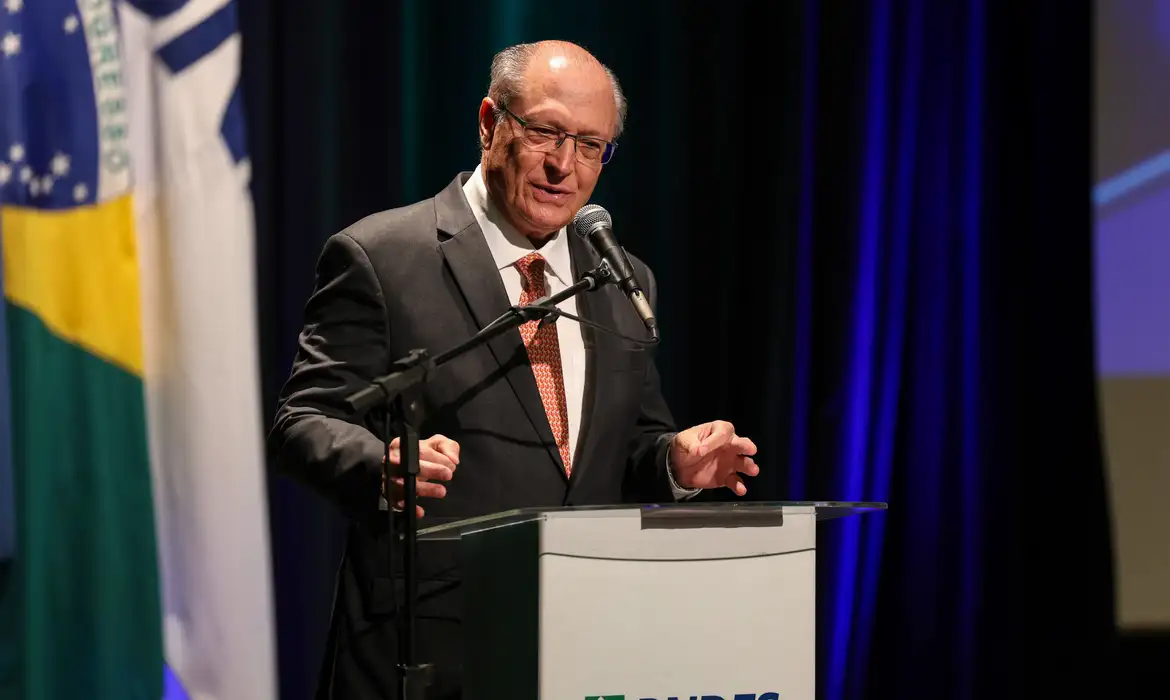 Alckmin acredita em acordo entre os governos brasileiro e dos EUA para reduzir tarifaço