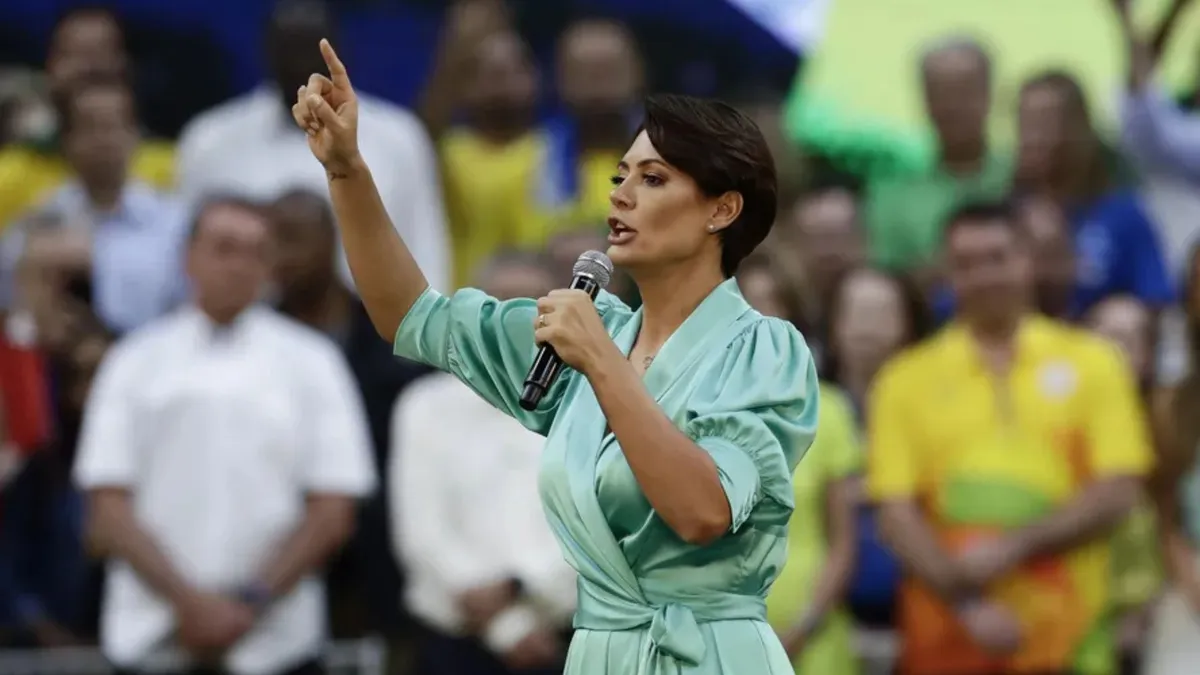 Michelle Bolsonaro deve ser candidata ao Senado