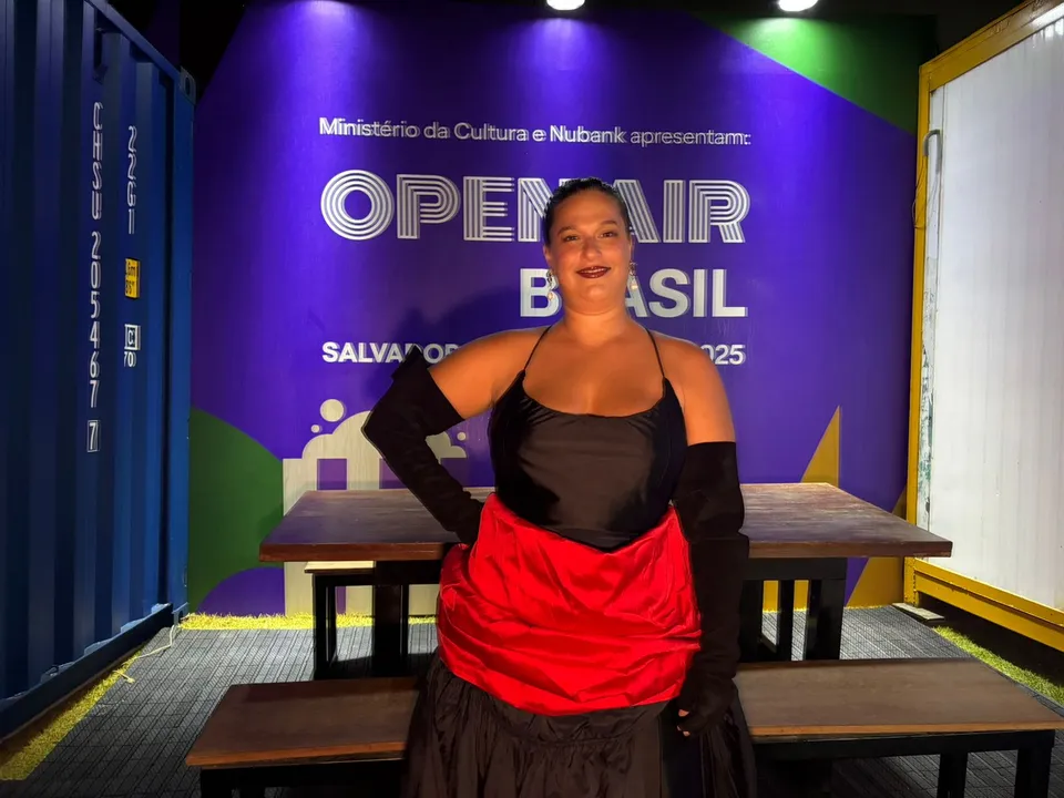 Alice Caymmi subiu ao palco com o espetáculo Para Minha Tia Nana