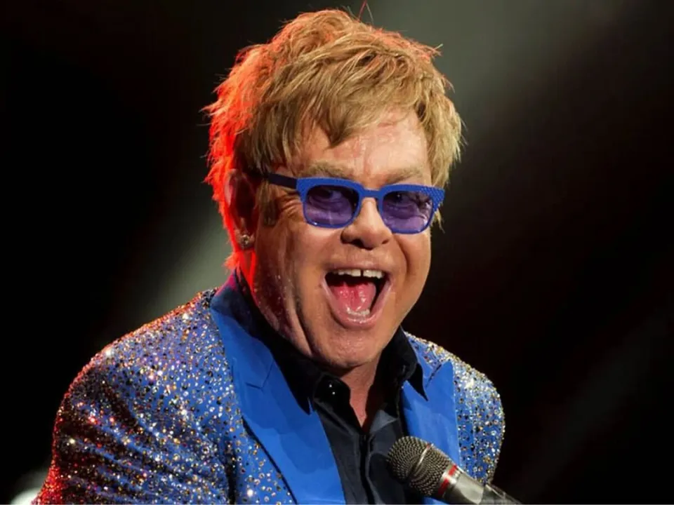 Elton John se apresentou em 2014