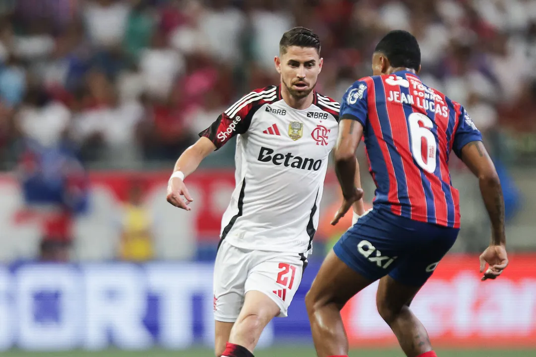 O meia Jorginho, do Flamengo, não poupou críticas ao gramado da Arena Fonte Nova após a derrota para o Bahia