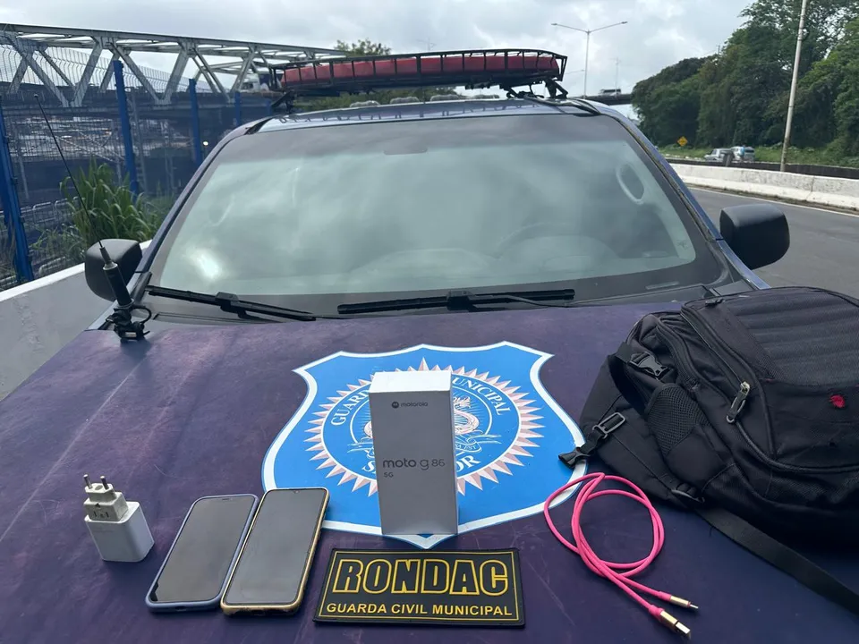 A checagem no sistema confirmou que um dos suspeitos já possuía antecedentes por crime semelhante