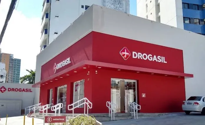 Imagem ilustrativa da imagem Assalto em farmácia de Salvador termina em troca de tiros e prisões