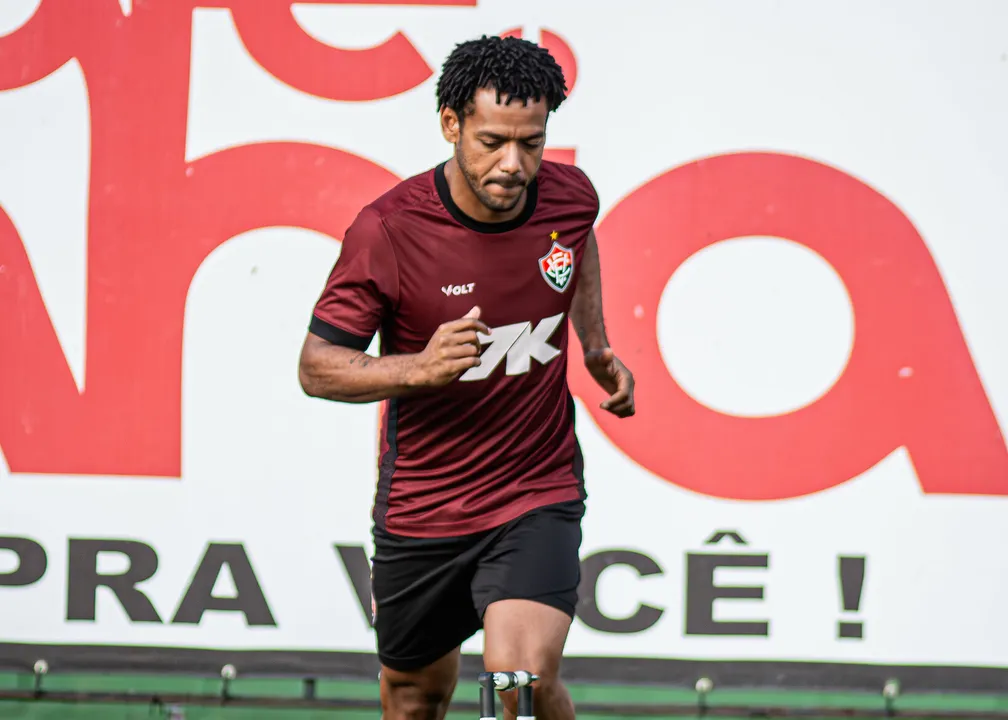 Romarinho em treino do Vitória