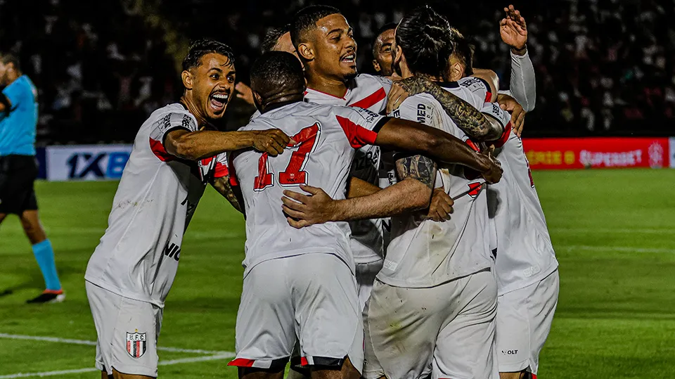 Atacante ex-Bahia e Vitória está próximo de quebrar recorde da Série B