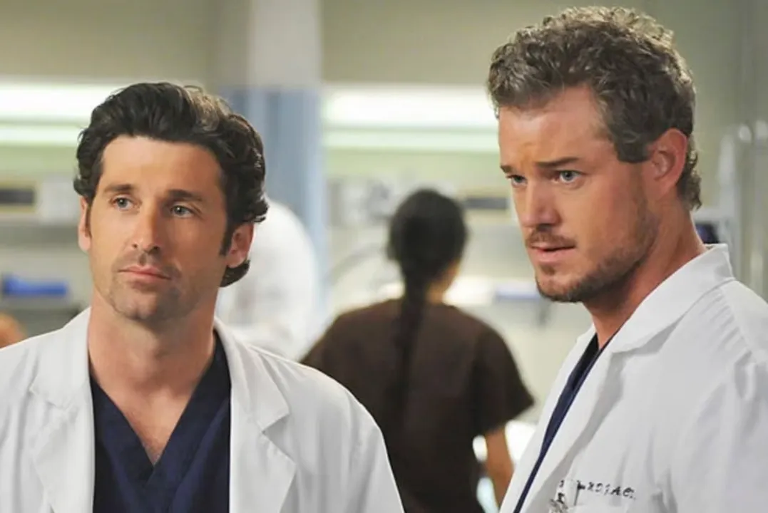 Ator foi fotografado em cadeira de rodas