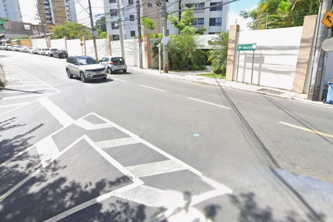 Local onde aconteceu o acidente envolvendo BMW na manhã deste domingo, 19