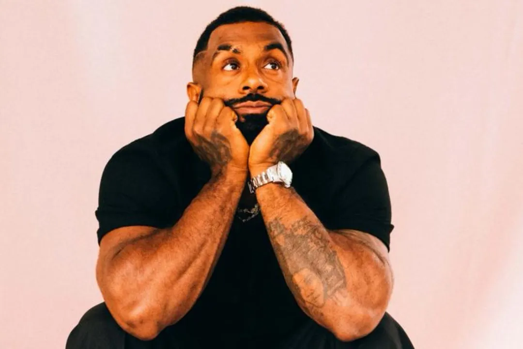 Produzida por Marcelo de Lamare, é acompanhada de um clipe dirigido por Og Cruz e estrelado pela bailarina Ingrid Silva