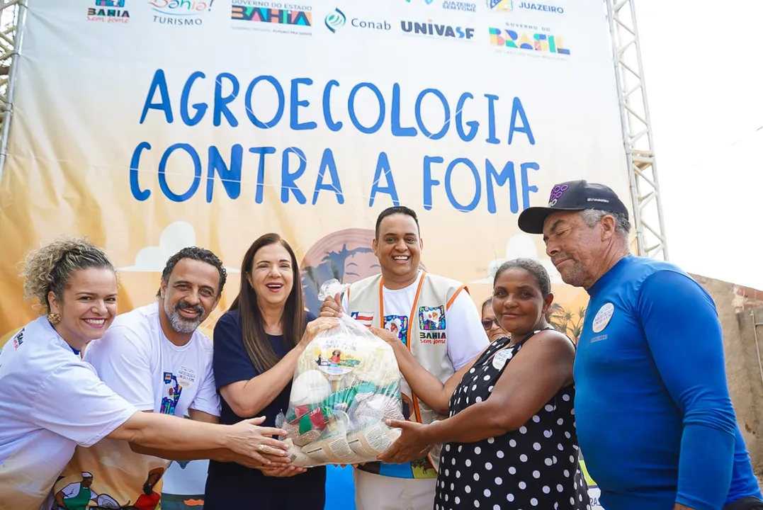 Primeira-dama Tatiana Velloso e Tiago Pereira, do Bahia Sem Fome, participam de ação em Juazeiro