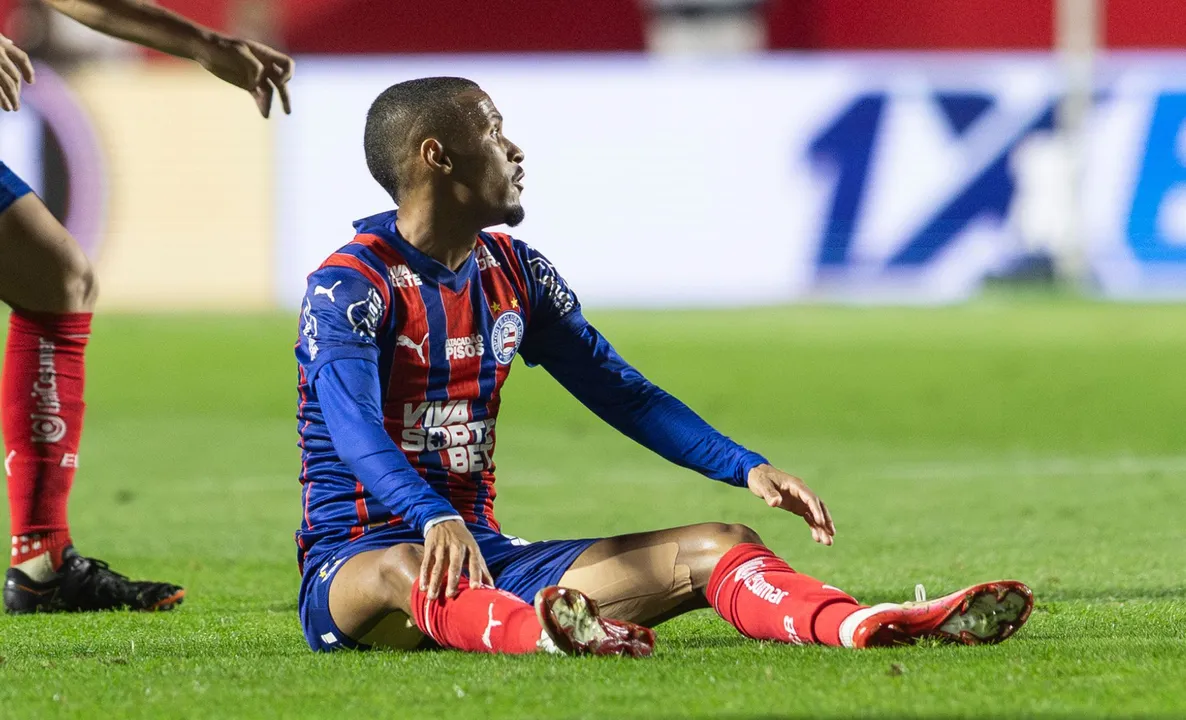 Ademir em campo pelo Bahia