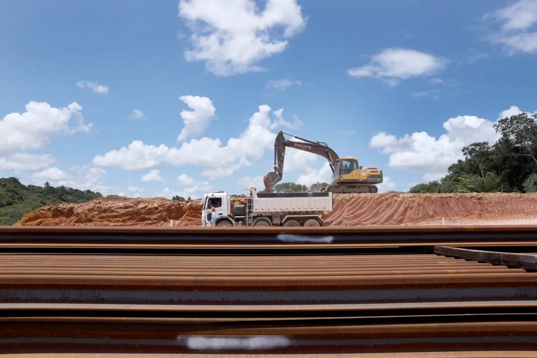 Obras de duplicação da Estrada do Derba, em Salvador
