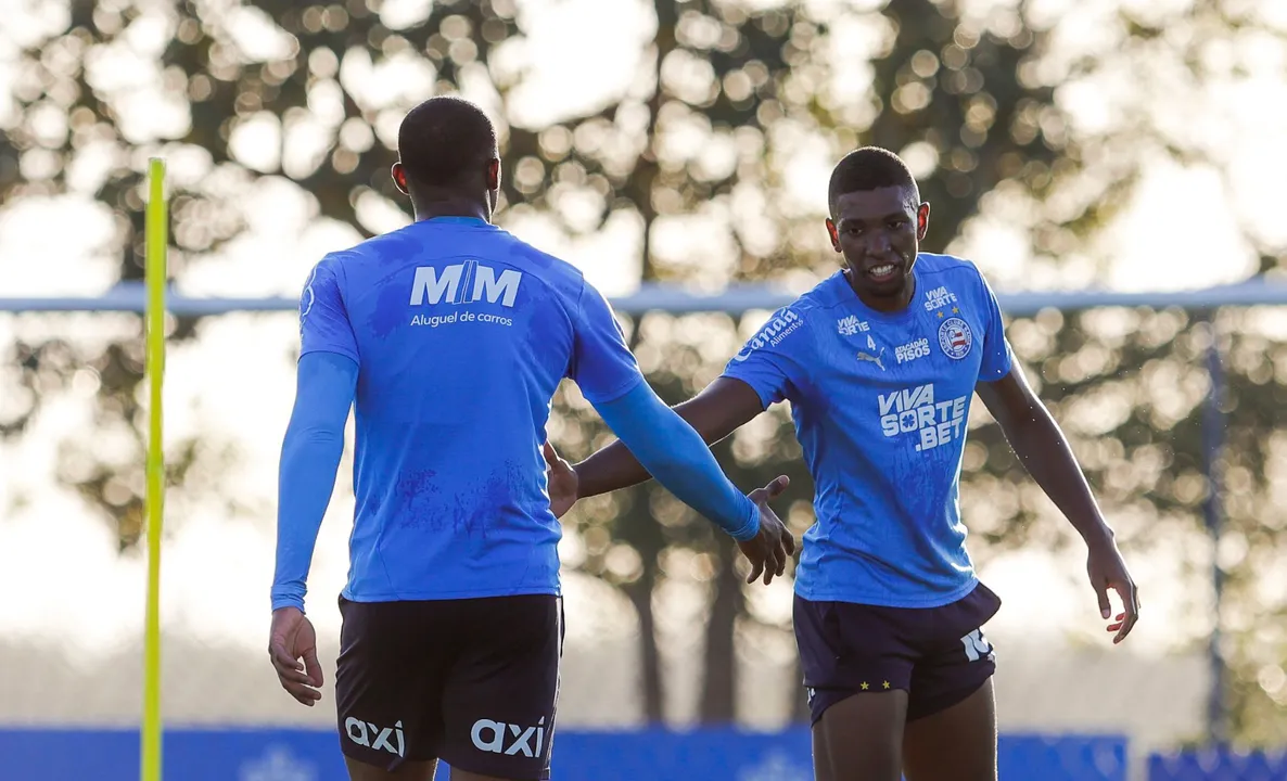 Kanu em treinamento pelo Bahia