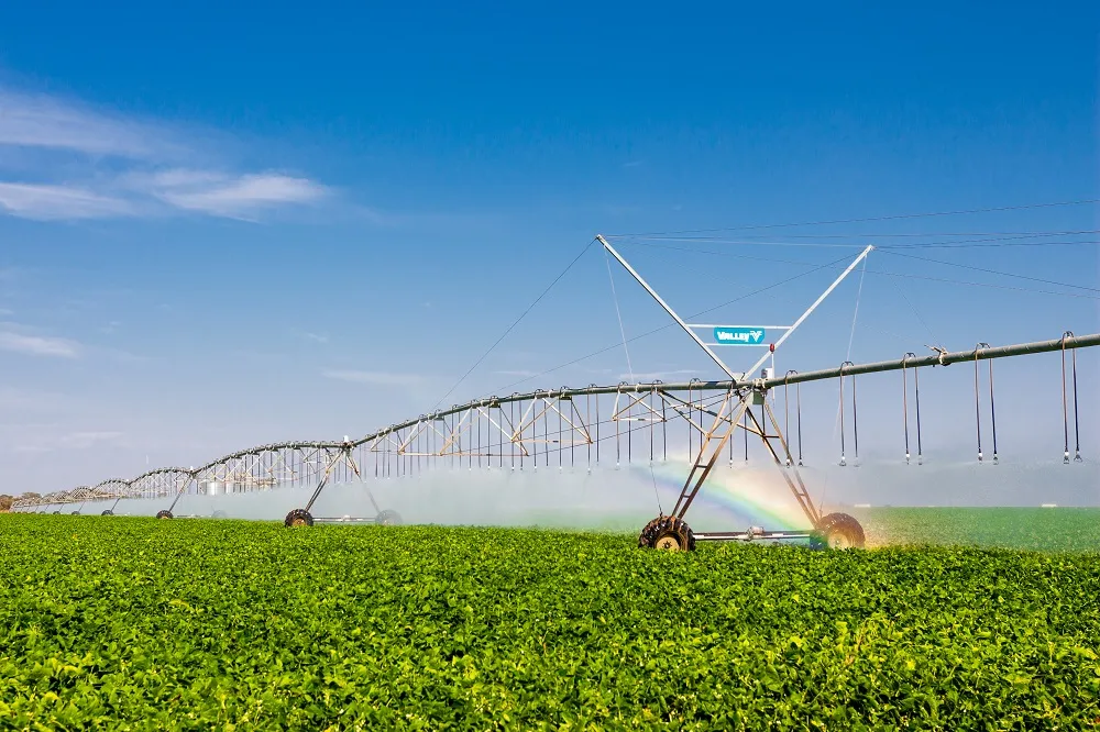 Irrigação tem se mostrado ferramenta essencial não só para aumento da produção no campo, mas também para a resiliência climática