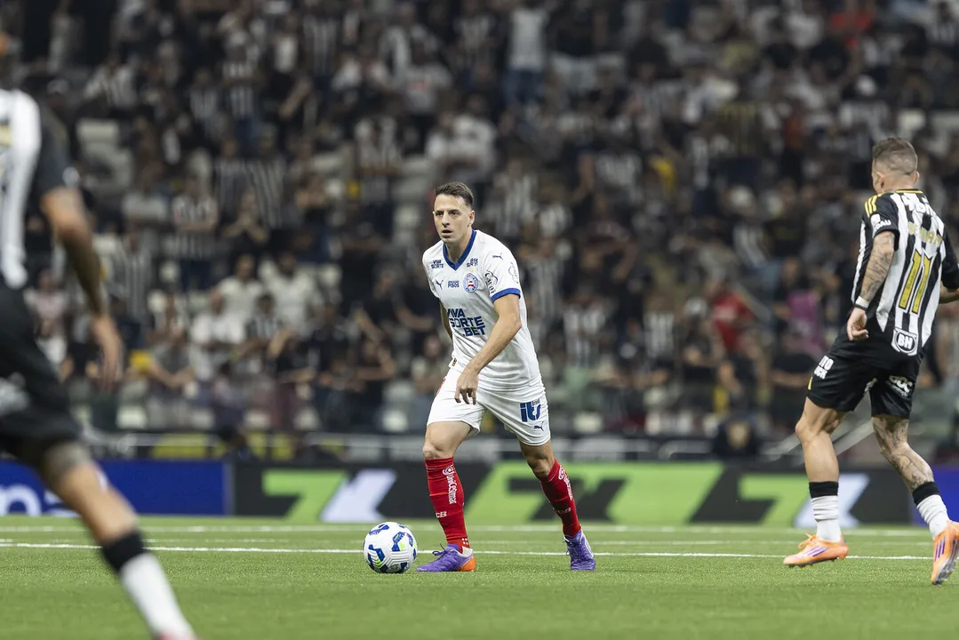 Santiago Arias retorna à seleção colombiana representando o Bahia