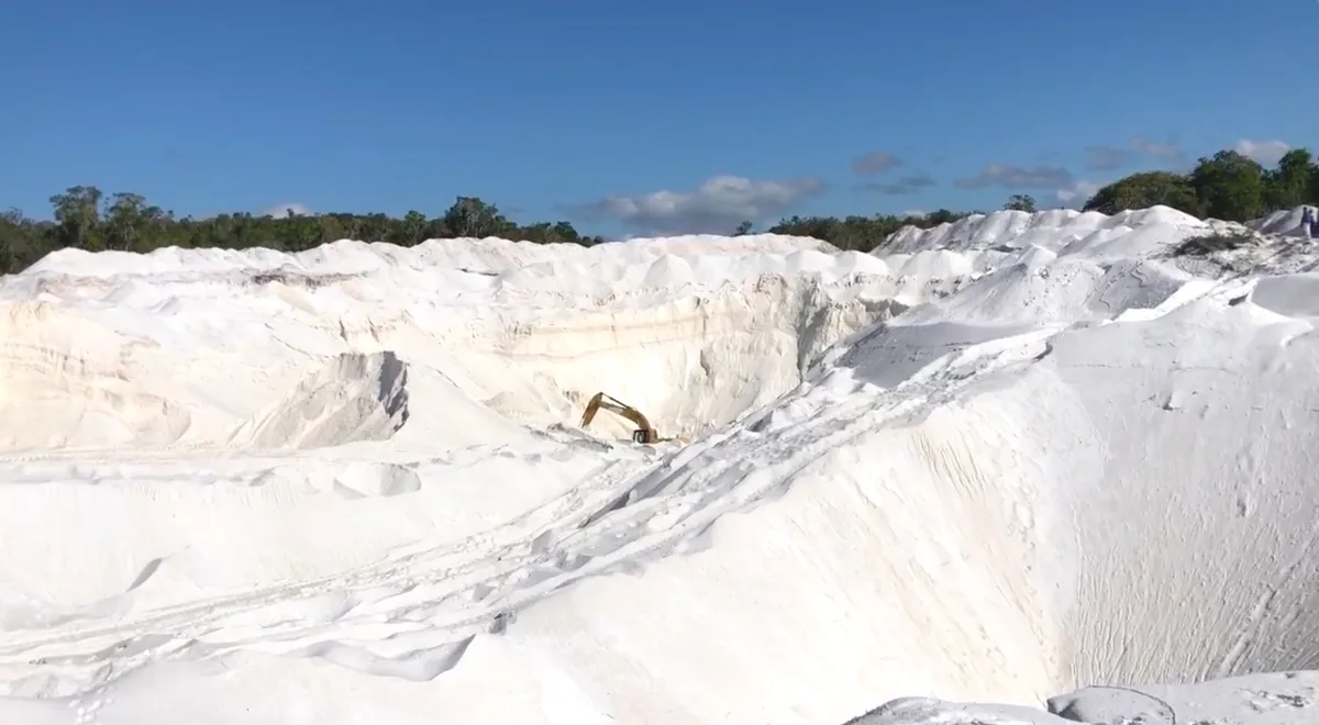 Areia de sílica, em Belmonte, apresenta alto nível de pureza, ideal para a produção de vidro solar