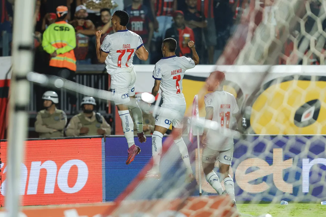 Gol de Tiago no Ba-Vi