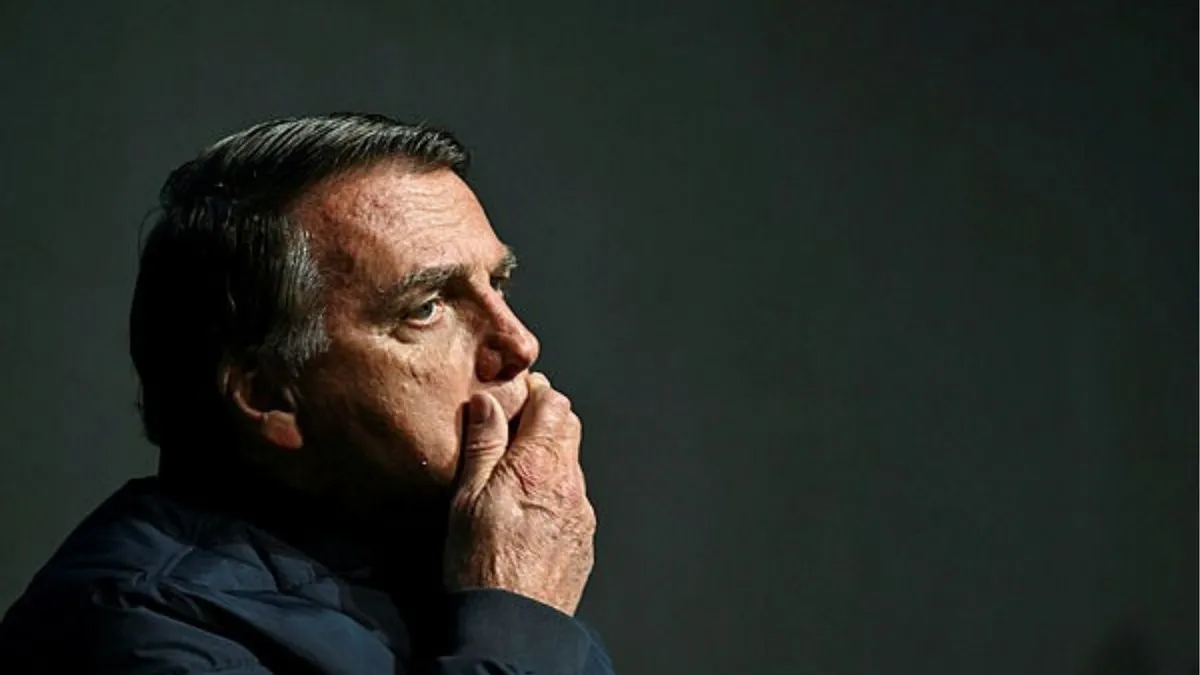 Jair Bolsonaro (PL) está em prisão domiciliar