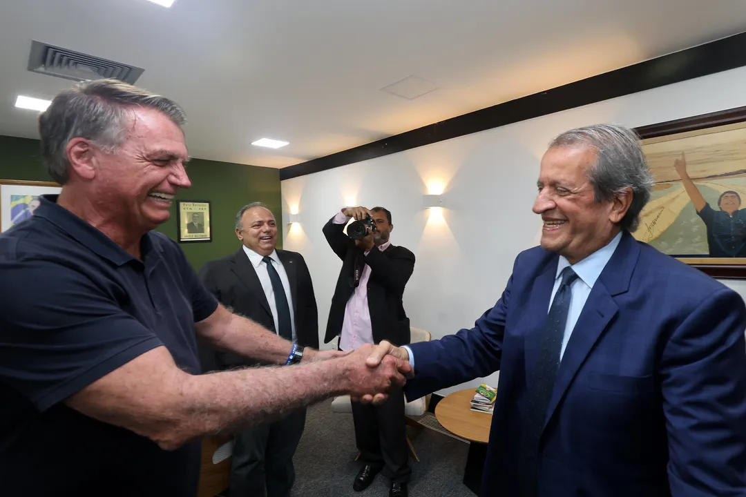 Ex-presidente Jair Bolsonaro e presidente nacional do Pl, Valdemar Costa Neto