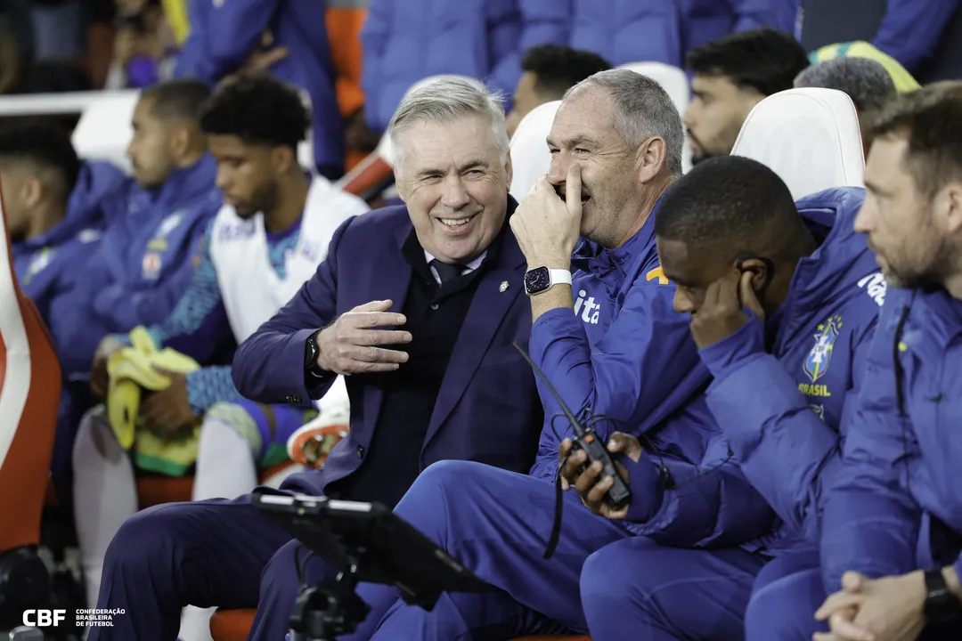 Carlo Ancelotti durante jogo contra o Senegal