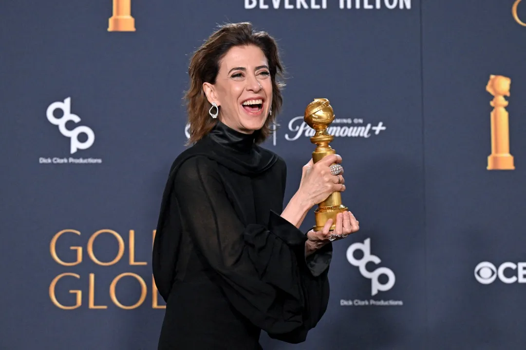 Fernanda Torres, filha de Fernanda Montenegro, fez história ao levar o primeiro Globo de Ouro do Brasil