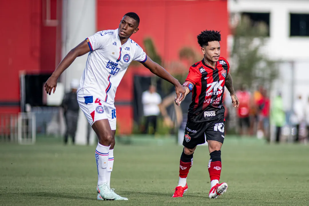 Kanu e Matheuzinho no jogo de volta das finais do Campeonato Baiano