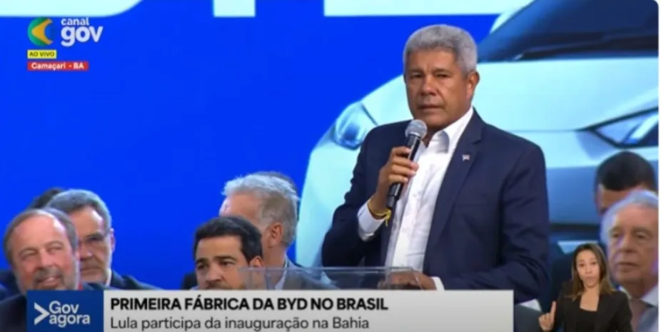 Jerônimo discursando na BYD Bahia