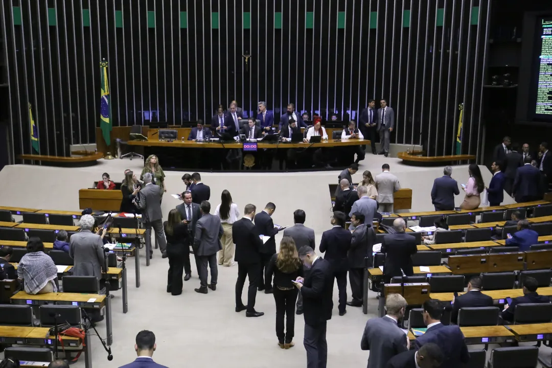 Câmara dos Deputados aprova pauta-bomba que pode trazer impacto de R$ 200 bi aos cofres públicos