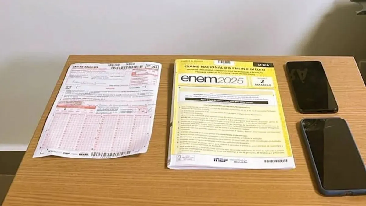 Também foi encontrado um rascunho com trechos digitalizados com o candidato