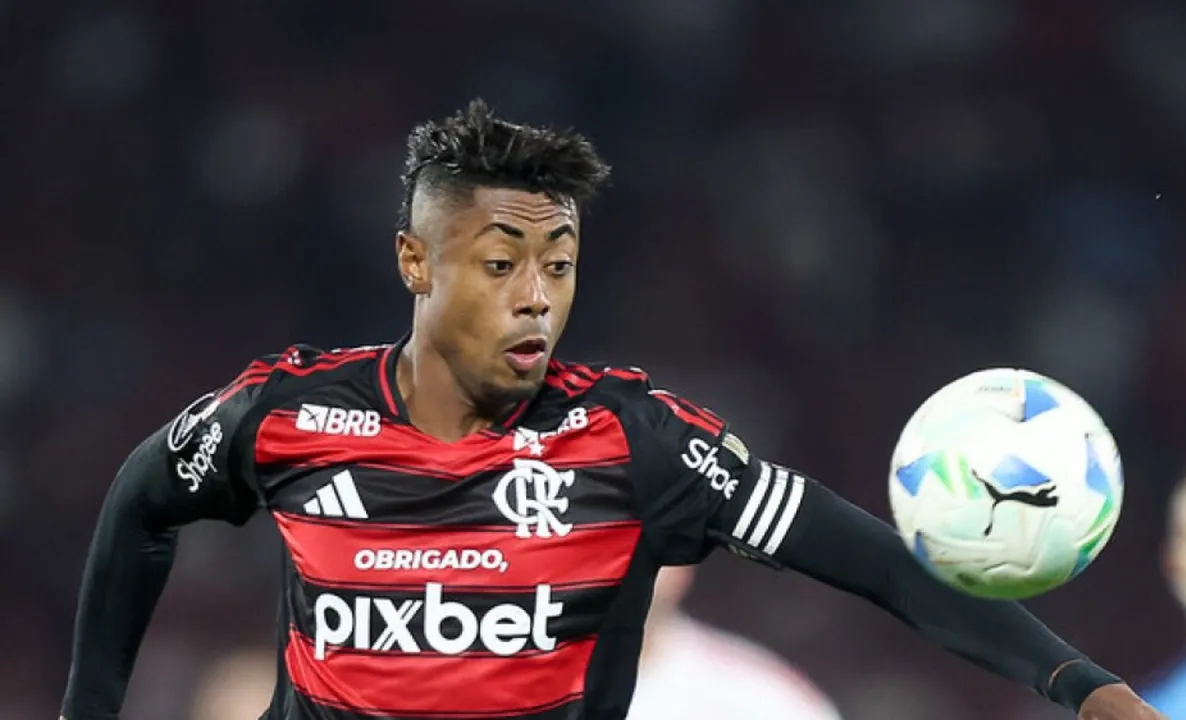 Bruno Henrique em campo pelo Flamengo
