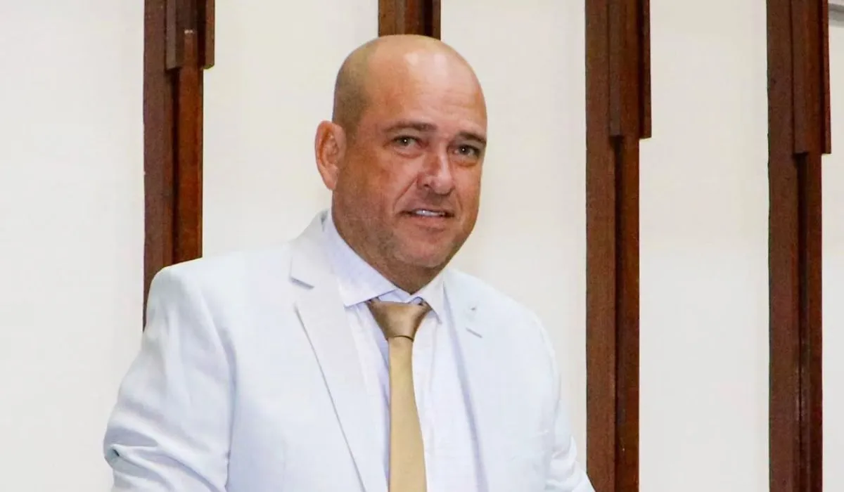 Binho Galinha, complicado após a votação na Assembleia