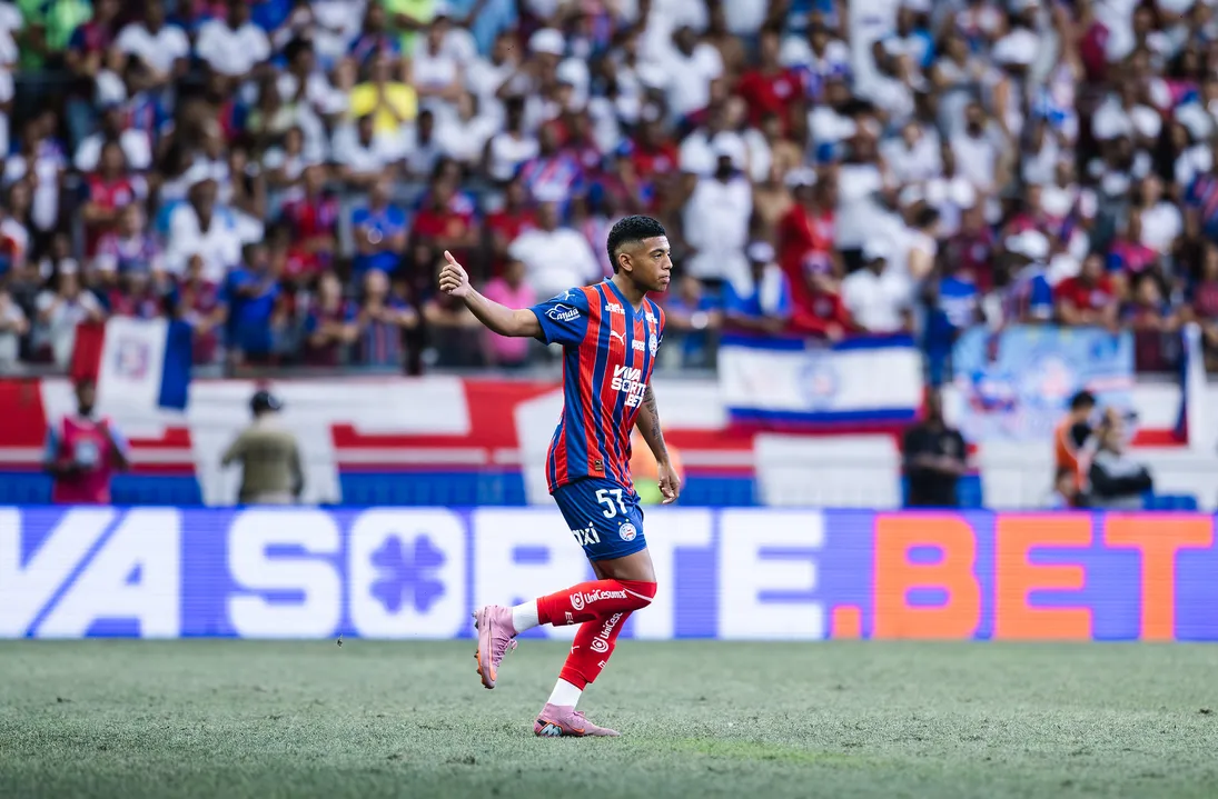 Kauê Furquim durante sua partida de estreia no profissional, contra o Flamengo